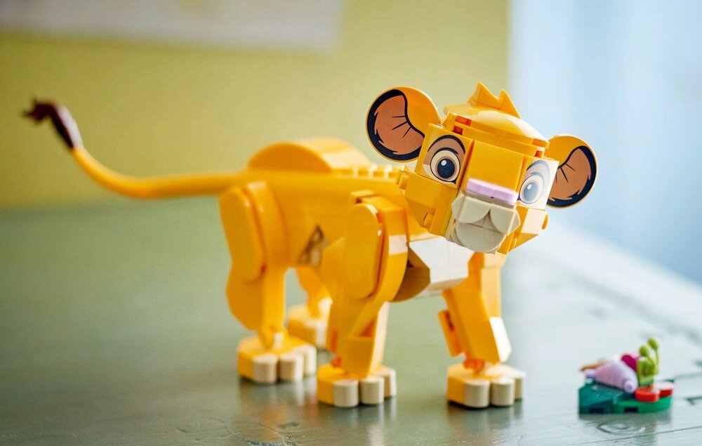 LEGO 43243 Disney Król Lew - lwiątko Simba    opis