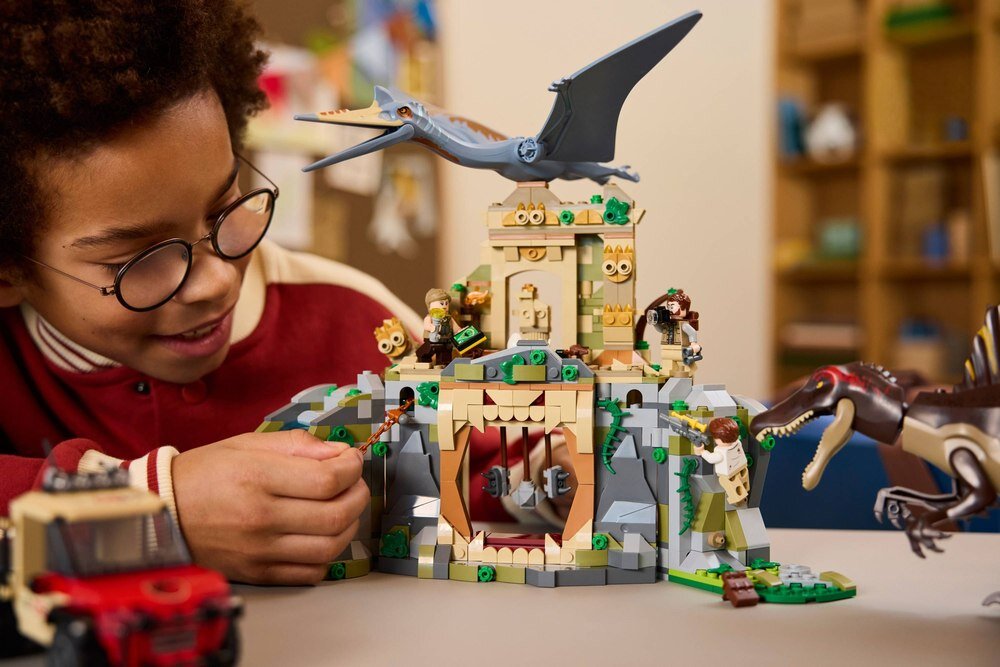 LEGO 76976 Jurassic World Powietrzna misja z kecalkoatlem i spinozaurem akcesoria helikopter, ciężarówkę, pojemnik na strzykawkę, trzy strzykawki