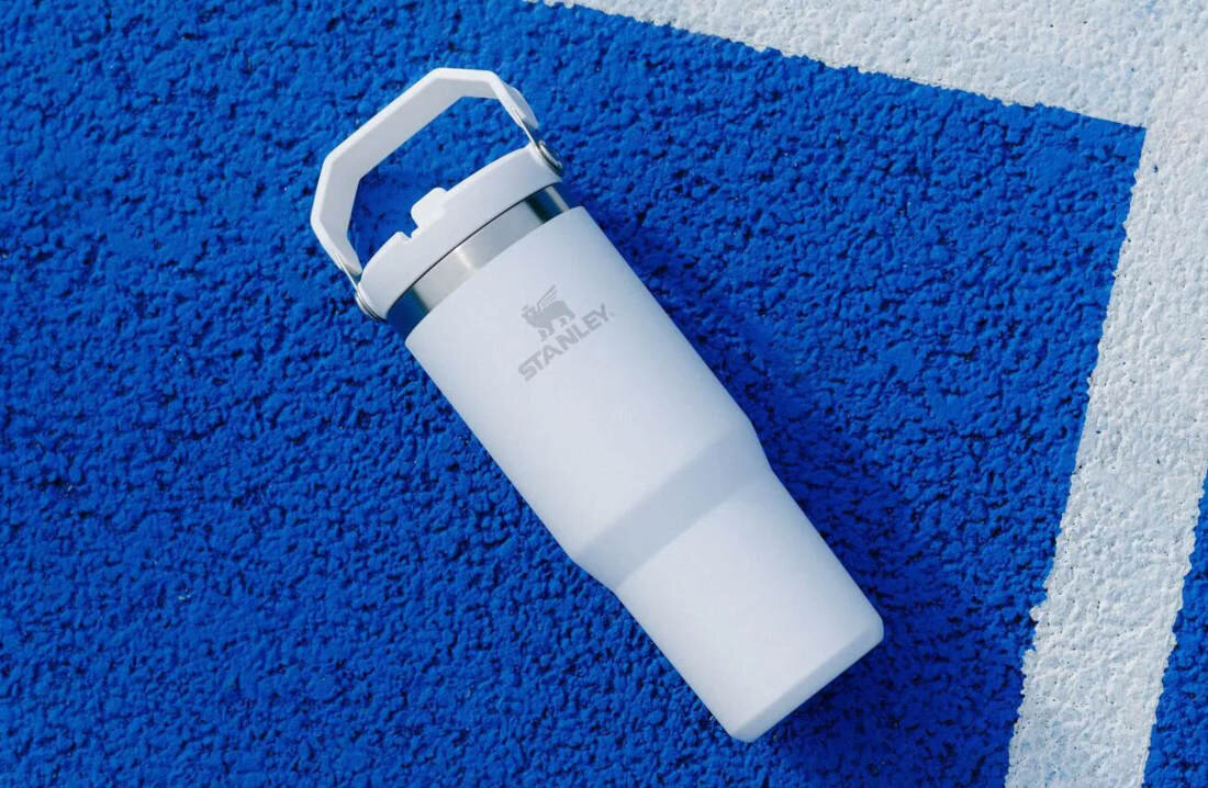 Kubek termiczny STANLEY IceFlow Flip Straw Tumbler Pomelo Żółty 890 ml Łatwe czyszczenie i higiena bezpieczne dla zdrowia możliwość mycia w zmywarce