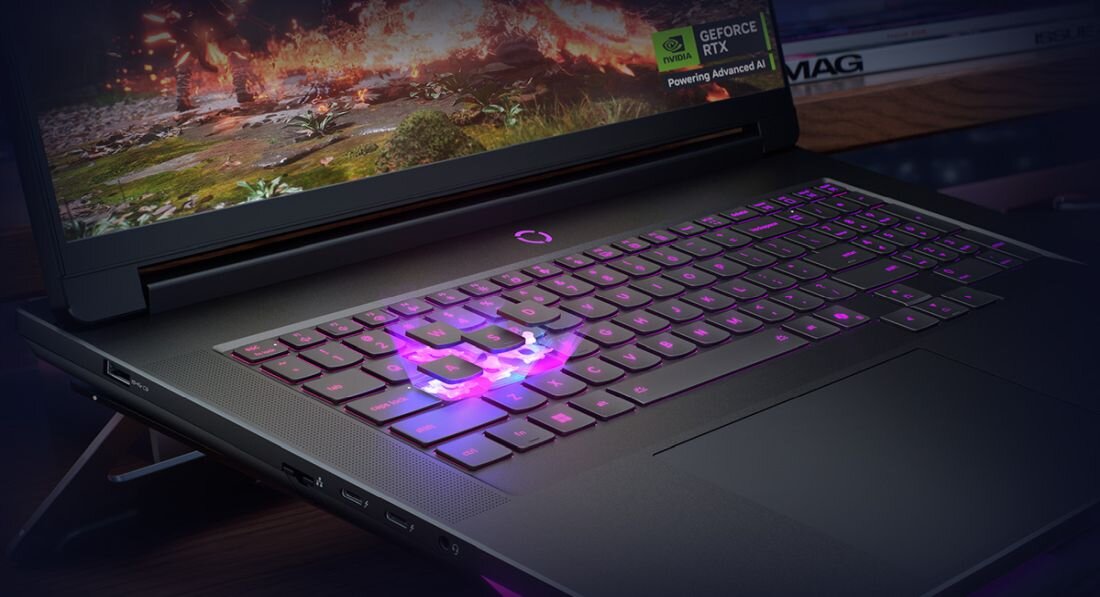 Klawiatura Lenovo Legion TrueStrike z podświetleniem RGB i efektem świetlnym na klawiszach w laptopie gamingowym. - Klawiatura Legion Truestrike 