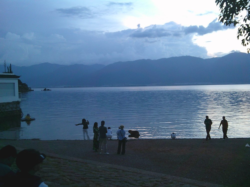 Aparat cyfrowy YASHICA DigiPix 100 bateria 700 mAh złącze USB-C ładowanie i transfer danych