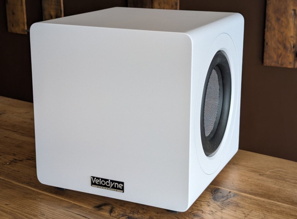 Subwoofer VELODYNE MicroVee X 6.5 wyjścia RCA i XLR, wejście trigger 12V, subwoofer stojący na podłodze