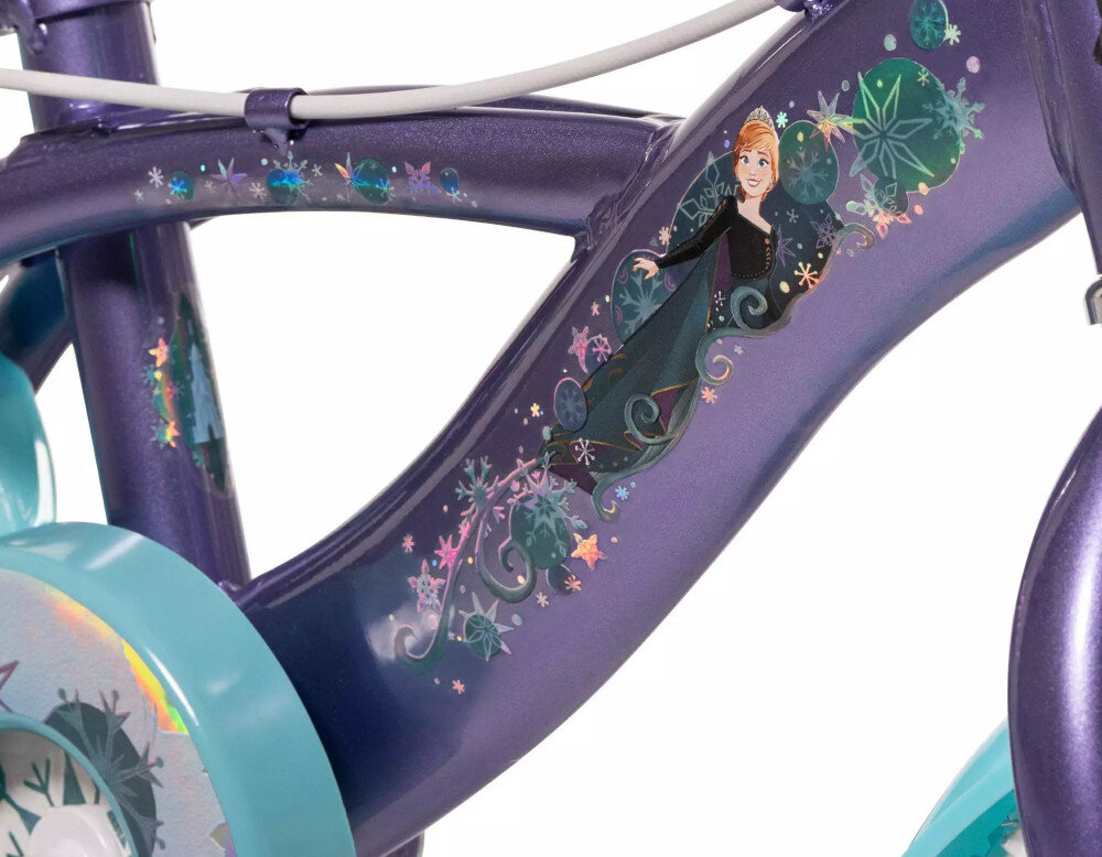 Rower dziecięcy HUFFY Disney Kraina Lodu 12 cali Fioletowo-niebieski Wzrost: 85-100 cm Wiek: 3-5 lat rower na białym tle zbliżenie na ramę odpowiednio wyselekcjonowane materiały stalowa rama dostosowana do najmłodszych geometria ponadprzeciętna odporność na uszkodzenia mechaniczne i działanie czynników zewnętrznych wybór rozmiaru ramy Twój wzrost mierzony w zrelaksowanej pozycji typ