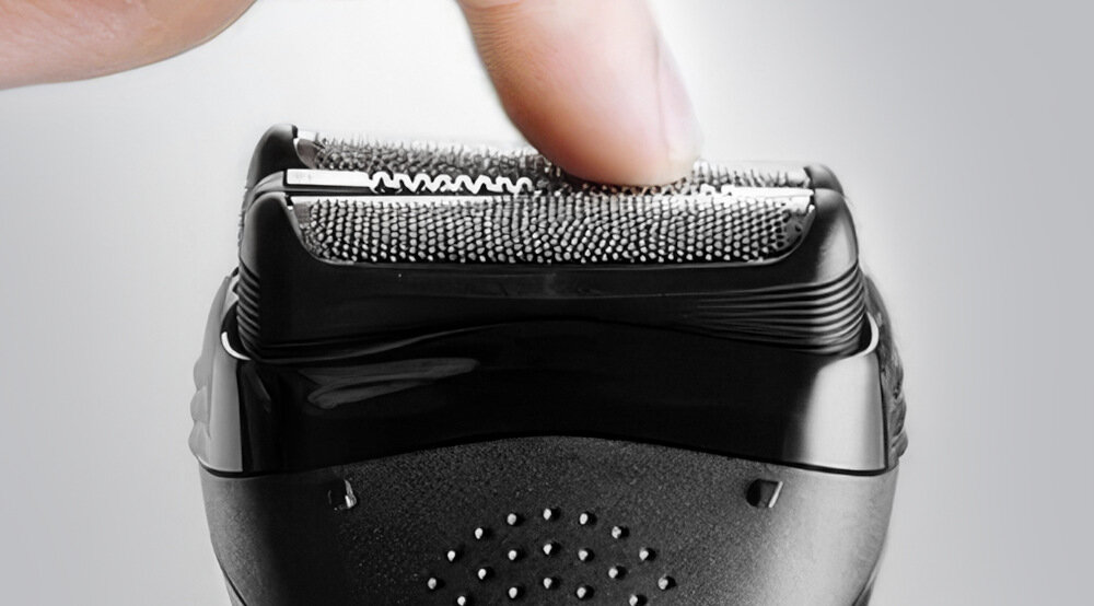 Golarka BRAUN Series 3 300S Czarny Ostrza SensoFoil™ metalowa siateczka komfort wygoda użytkowanie korzystanie ochrona podrażnienia skóra precyzja delikatne golenie