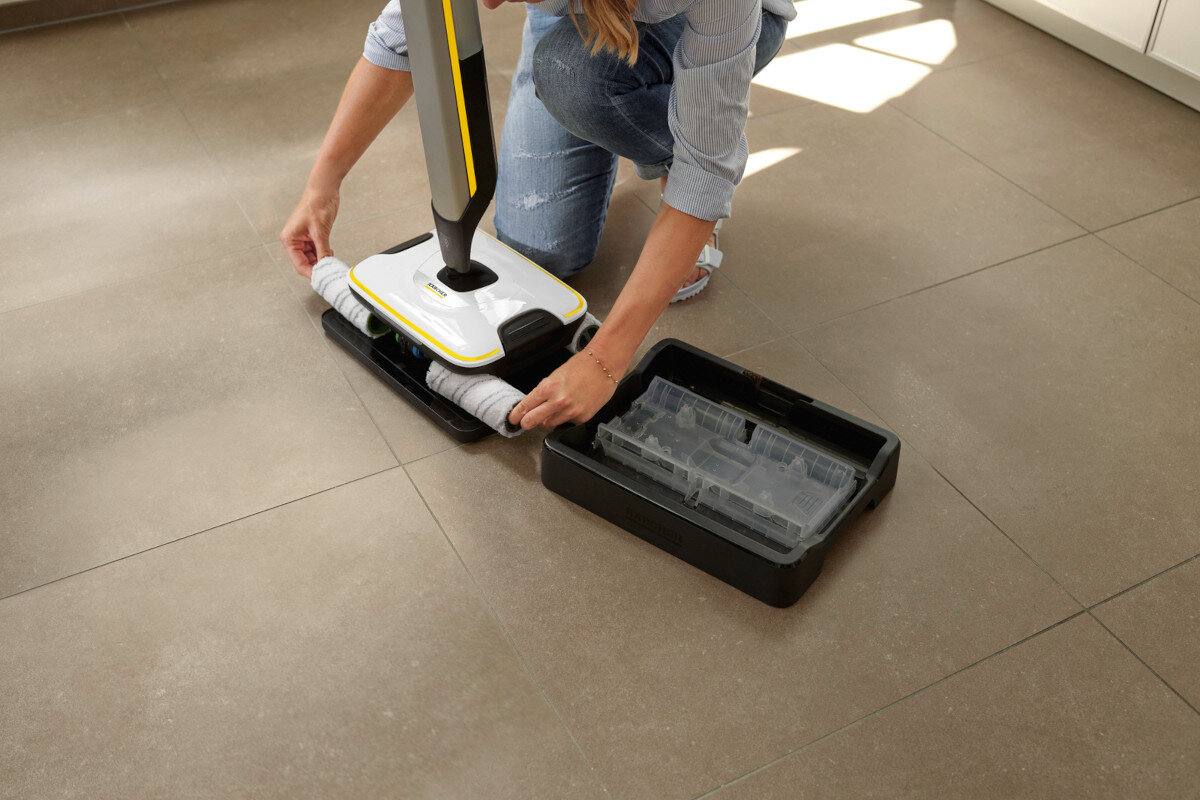 Mop elektryczny KARCHER FC 7 Premium Home Line 1.055-760.0 sygnal przepelnienie