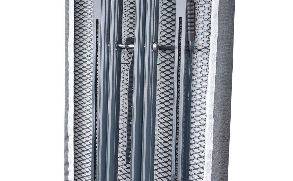 Deska do prasowania LEIFHEIT Classic M Black solidna stabilna konstrukcja wytrzymały metal odporny na rdzę długotrwałe użytkowanie specjalne nakładki na róznych powierzchniach 