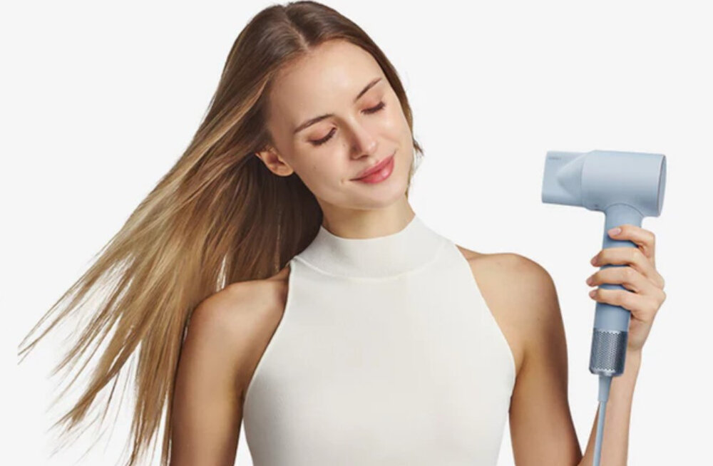 Suszarka LAIFEN Mini Różowy 1100W zdjęcie lifestyle Gładkie włosy bez puszenia Technologia jonizacji