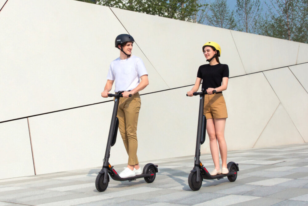 Hulajnoga elektryczna EGWAY KickScooter E45D Szary dwa pelne kola srednica 9 cali z wysokogatunkowego tworzywa sztucznego odporny na uszkodzenia mechaniczne swoboda plynnego poruszania sie