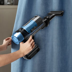 <b>Szczotka do kanap</b> dokładnie i delikatnie odkurzy tapicerkę i tkaniny.