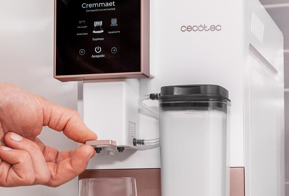 Ekspres CECOTEC Cremmaet Compactccino Connected White Rose regulowany wylot kawy pełna swoboda dostosowanie wysokości wylotu ulubiona filiżanka kubek szklanka praktyczne rozwiązanie serowana w odpowiedniej formie ulubiona kawa w ulubionym naczyniu przyjemność serwowania 