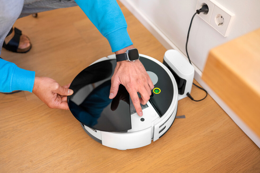 Robot sprzątający KARCHER RVF 7 1.269-680.0 Łatwe czyszczenie Demontowalne pojemniki i elementy szybko wypłukać pod wodą