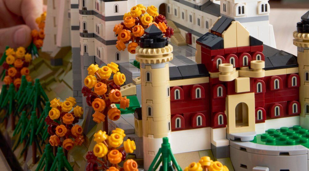 LEGO 21063 Архітектура Замок Нойшванштайн колір листя літній або осінній пейзаж