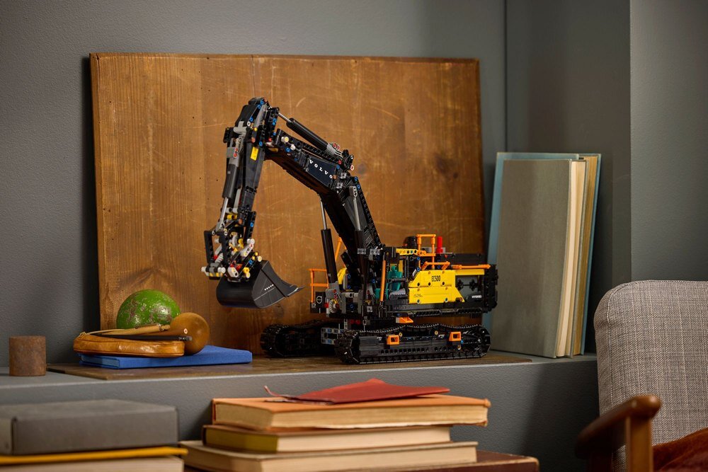 LEGO 42215 Technic Koparka Volvo EC500 Hybrid   kv lifestyle początek opisu sekcja nagłówkowa