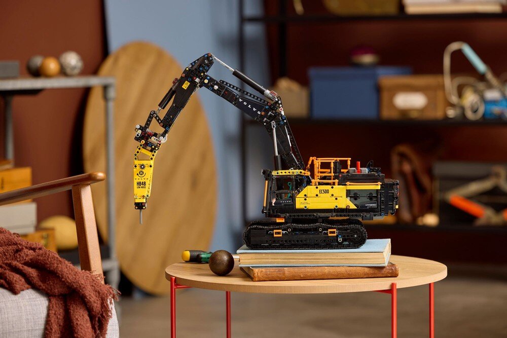 LEGO 42215 Technic Koparka Volvo EC500 Hybrid  Młot i łyżka 