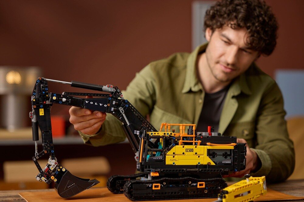 LEGO 42215 Technic Koparka Volvo EC500 Hybrid  relaks spędzanie czasu kreatywne myślenie koordynacja 
