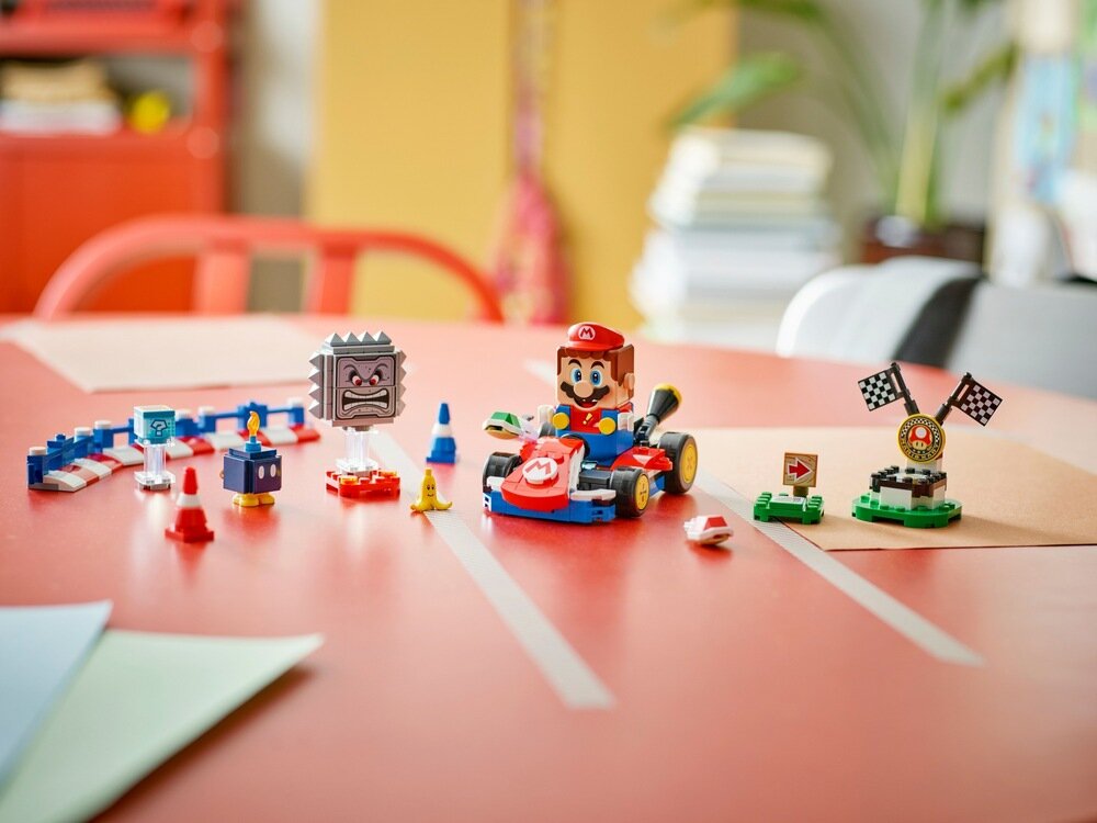 LEGO 72043 Super Mario Mario Kart - Interaktywna figurka LEGO Mario i Standard Kart    kv lifestyle początek opisu sekcja nagłówkowa