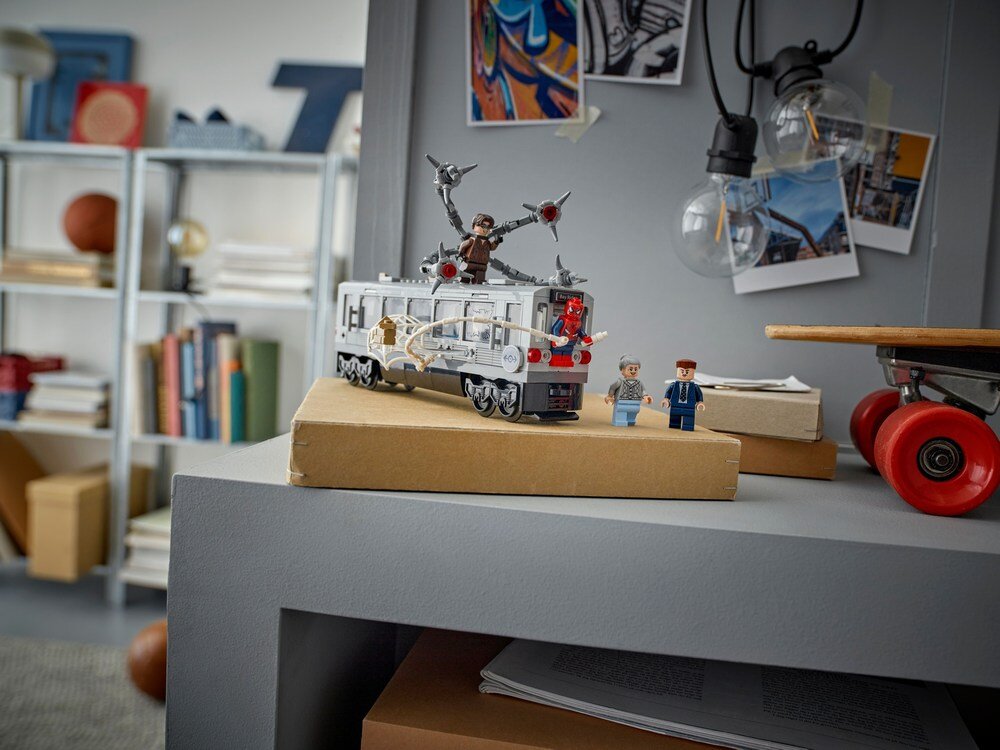LEGO 76321 Marvel Spider-Man kontra Doc Ock — scena w metrze   kv lifestyle początek opisu sekcja nagłówkowa