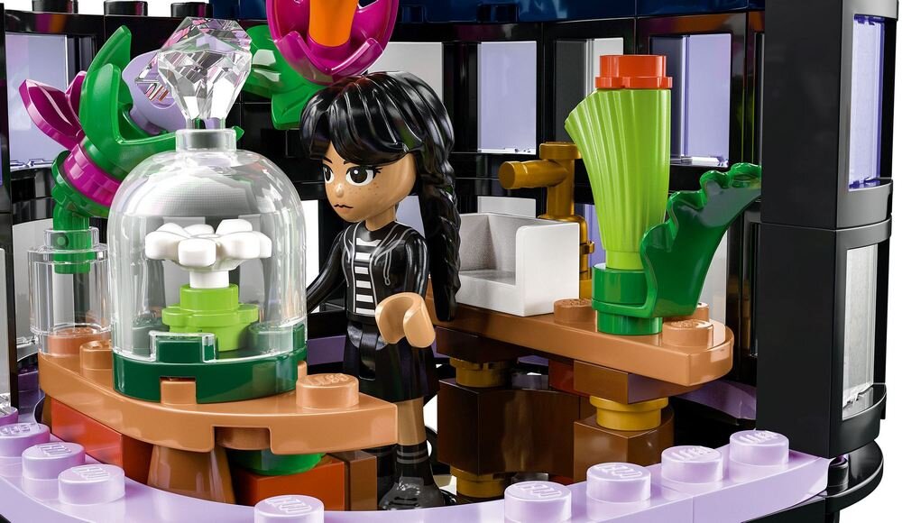 LEGO 76784 Wednesday Kwiat czarnej dalii minilaleczki Marilyn Thornhill Wednesday Addams