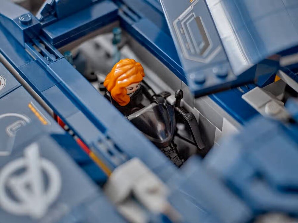 LEGO 76325 Marvel Avengers: Czas Ultrona — Quinjet 28 cm wysokości, 30 cm długości i 45 cm szerokości