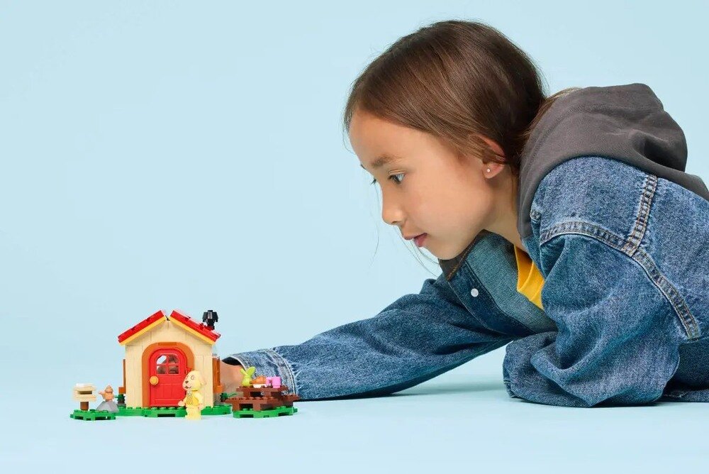 LEGO 77058 Animal Crossing Przytulny dom Goldie 9 cm wysokości, 12 cm szerokości i 7 cm głębokości 