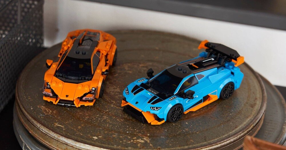 LEGO 77238 Speed Champions Lamborghini Revuelto i Huracán STO kv lifestyle początek opisu sekcja nagłówkowa