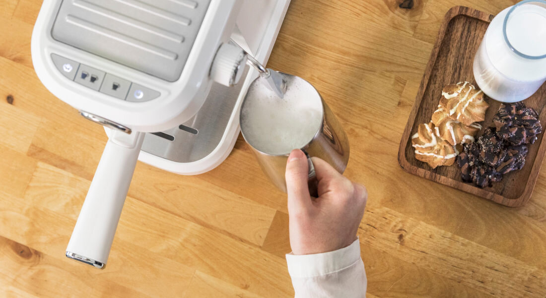 Ekspres CECOTEC Cafelizzia 790 Pro Bialy funkcja spieniania mleka