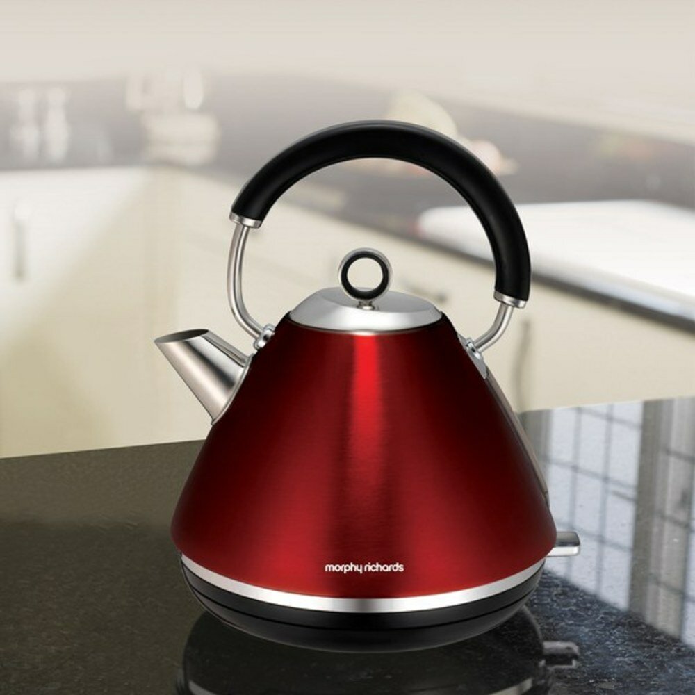 Czajnik MORPHY RICHARDS 102104 Czarny
