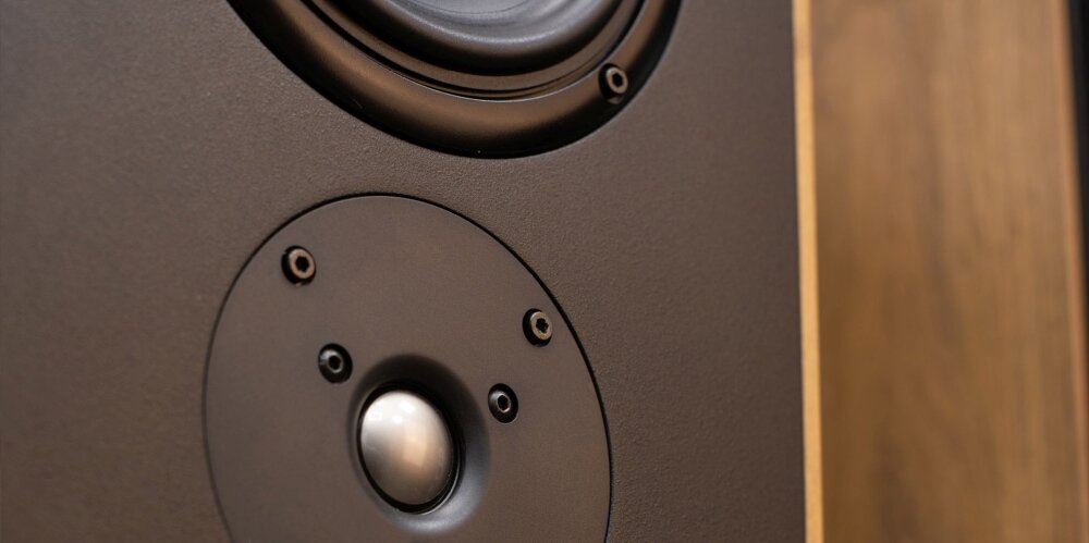 Kolumna głośnikowa TONSIL Maestro Classic szumy zakłócenia przetworniki tony impedancja wysokie niskie