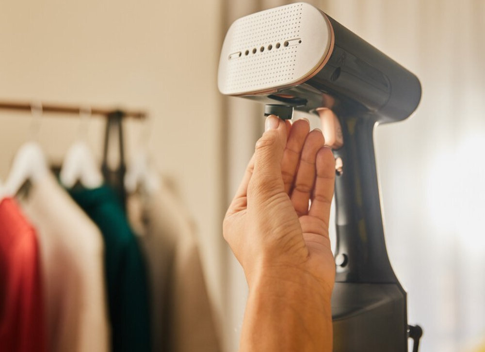 Parownica do ubrań (Steamer) BRAUN GS7077BK System ActiveClean Easy czas cohrona kamień