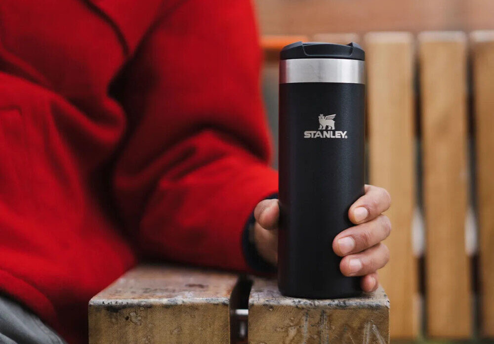 Kubek termiczny STANLEY AeroLight Niebieski 470 ml  Łatwe czyszczenie Możliwość mycia w zmywarce Prosta forma higiena czyszczenie Brak BPA Wysokiej jakości materiały 