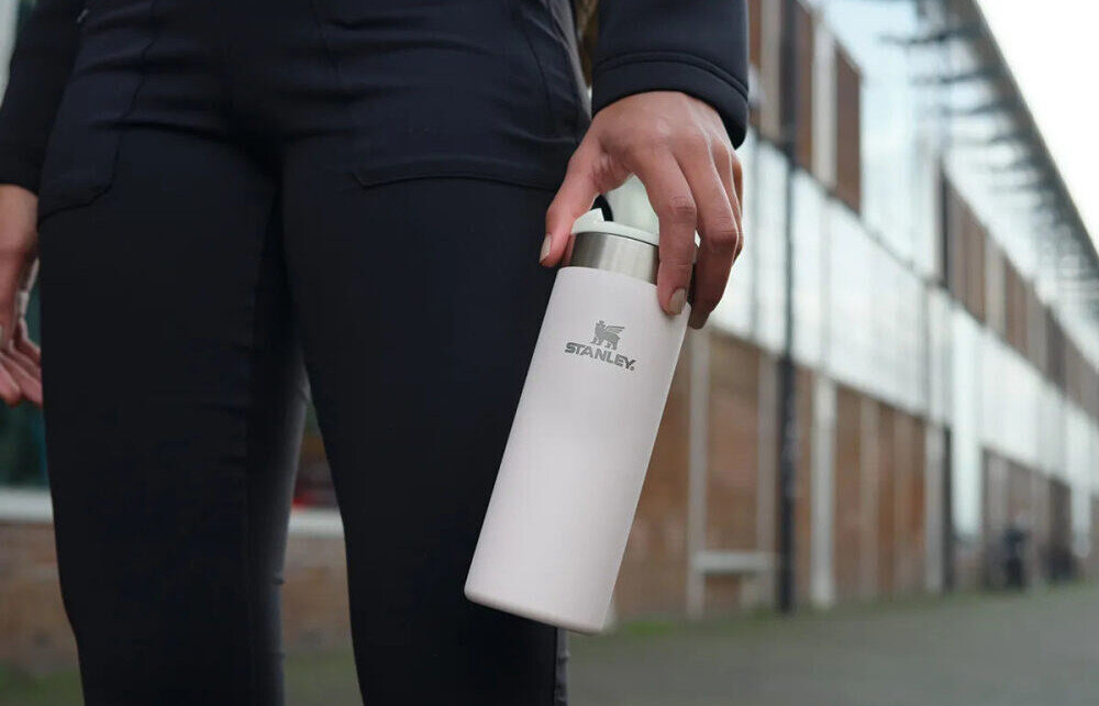 Kubek termiczny STANLEY AeroLight Czarny 470 ml Szczelność bez wycieków Szczelna, blokowana pokrywka pojemność dopasowanie