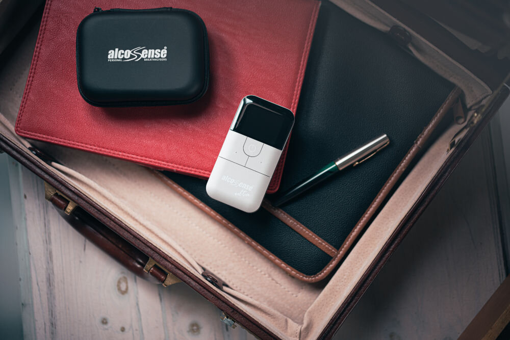 Alkomat ALCOSENSE Ultra zakres temperatury informuje bezpieczny zakres 