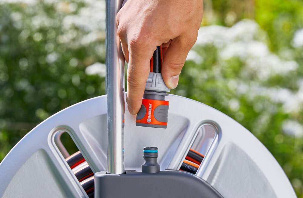 Wózek na wąż GARDENA CleverRoll L Easy metal 18550-20 system ochrony woda nie bedzie wyciekac ochrona przed mrozem Frost Proof korzystanie przez caly rok trwalosc wytrzymalosc