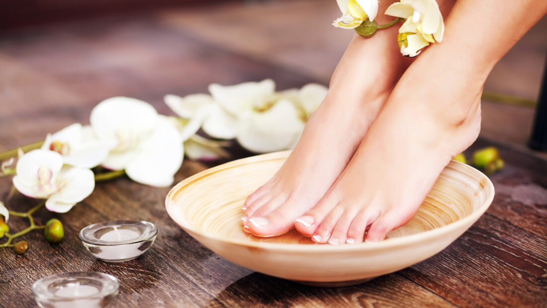 Masazer MPM MMS-01 bezpieczny antyposlizgowe nozki wyposazenie lekki funkcjonalny