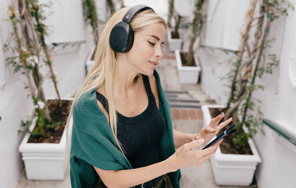 Słuchawki nauszne EDIFIER W830NB odbieranie polaczen rozmowy swoboda