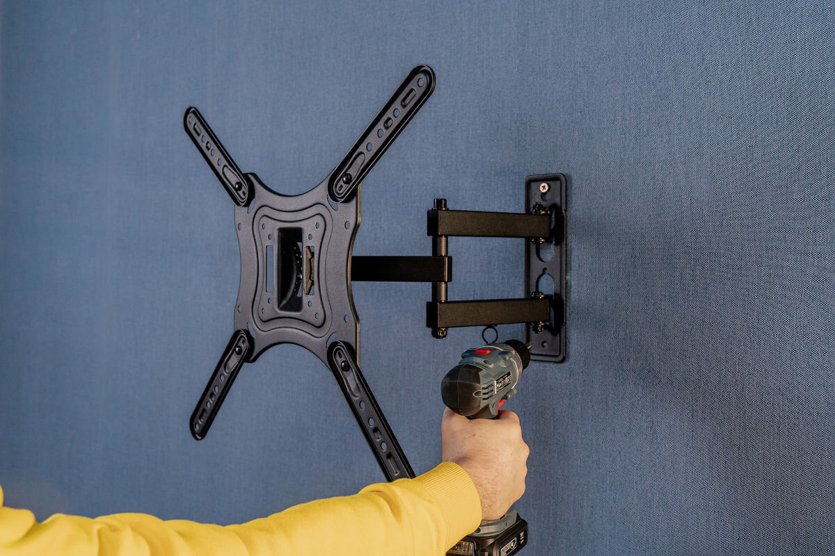 Uchwyt GÖTZE & JENSEN do TV 23-60 cali TM2530FM wyglad