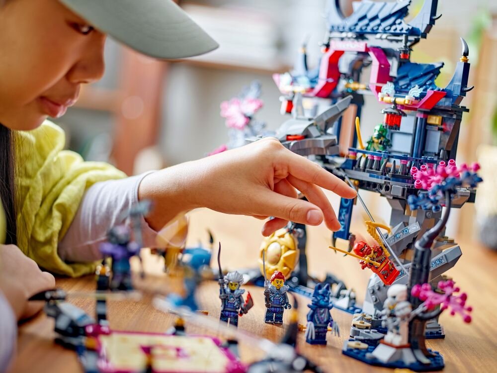 LEGO 71813 NINJAGO Dojo cienia Wilczej Maski ruchome platformy walki liny haki i pułapka