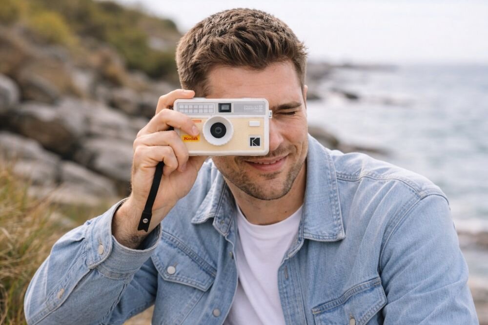 KODAK i60 aparat analogowy ostrzenie do nieskończoności migawka 1/120 s wizjer optyczny