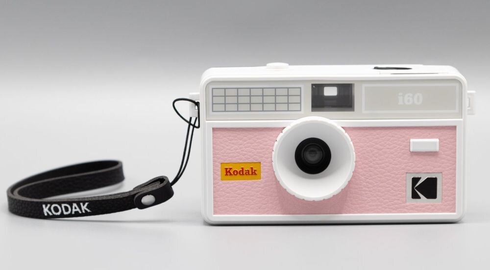 KODAK i60 aparat analogowy obiektyw 31 mm F/10 fotografia codzienna z paskiem