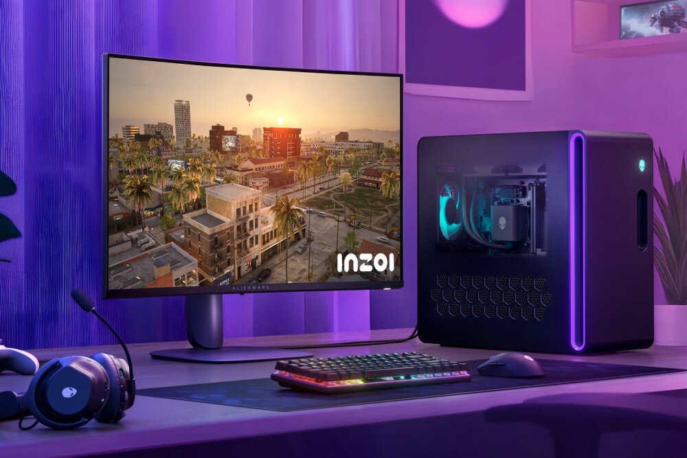 Monitor DELL Alienware AW3225DM Całe stanowisko gamingowe z monitorem wyświetlającym grę symulacyjną 'inZOI', komputerem i podświetlanymi akcesoriami