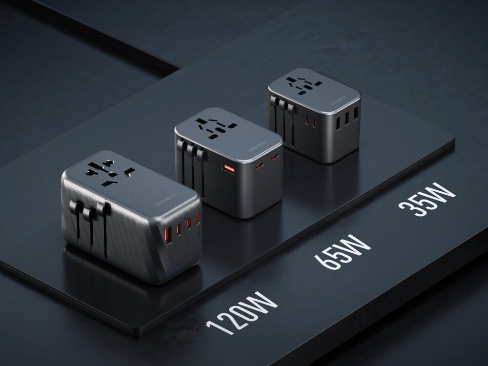 Adapter podróżny ENERGEA TravelWorld Adapter 3 x USB-A 2 x USB-C (Globalny),  ładowanie, port, zasilanie, na czarnym tle 3 rodzaje ładowarek z różnymi mocami