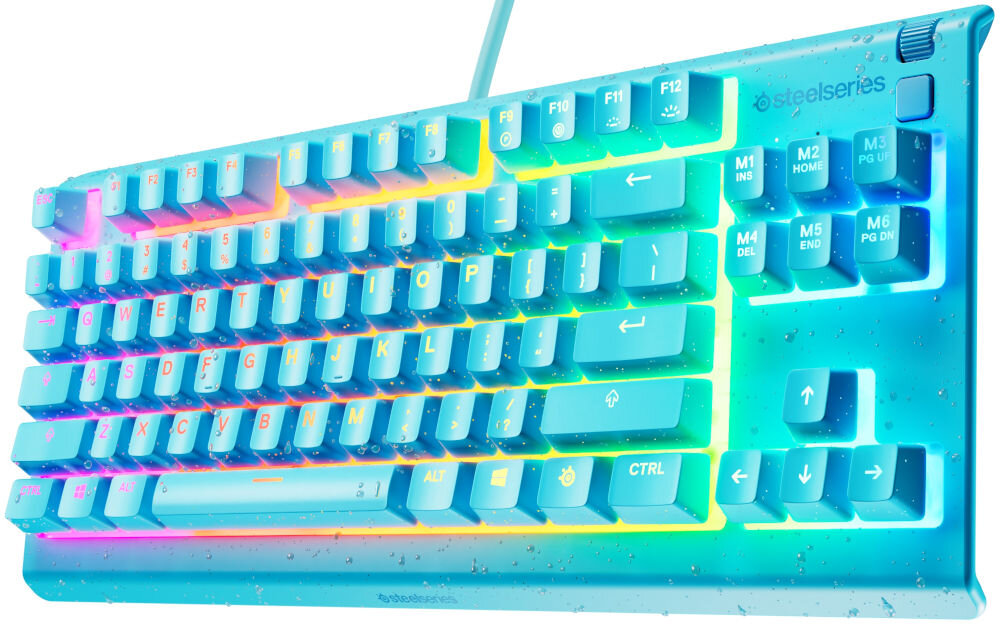 Klawiatura STEELSERIES Apex 3 TKL US Niebieski prezentacja klawiatury od przodu pod kątem na białym tle krople wody na klawiaturze IP32 odporna na pył i zachlapania zapobieganie uszkodzeniom