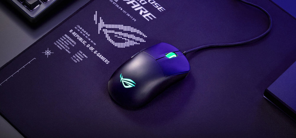 ASUS ROG Harpe Mini Core - mysz umieszczona na designerskiej podkładce z motywem gamingowym