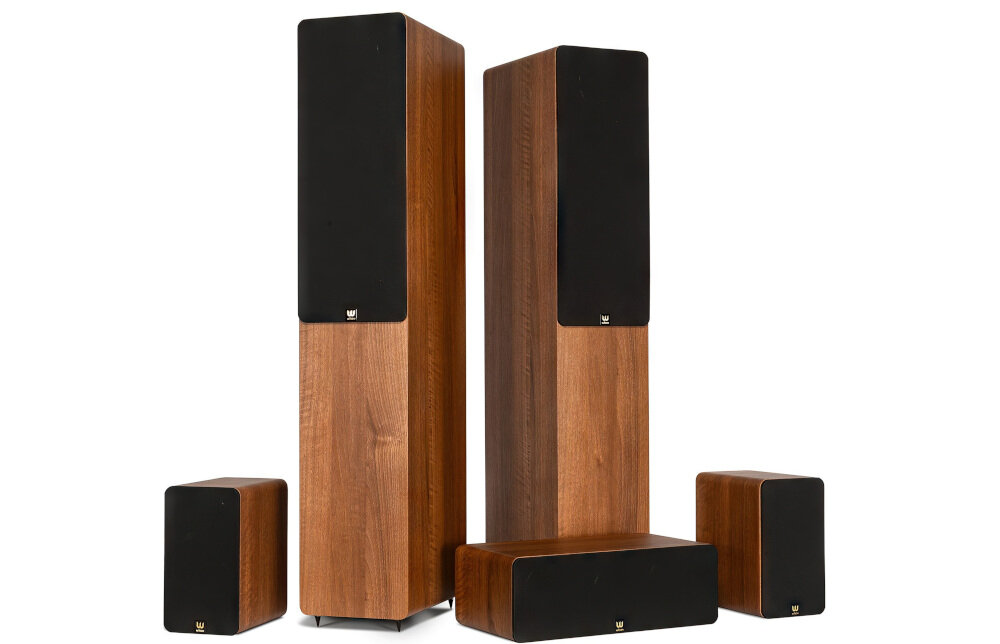 WILSON Scenix 5.0 kolumny podłogowe głośnik centralny tylne efektowe, głośniki po skosie na białym tle