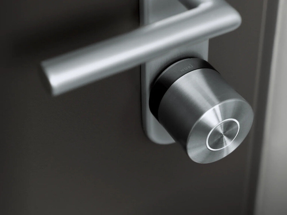 Zamek NUKI Smart Lock Ultra, rozmiar, prędkość, dyskrecja, wygoda, Srebrna, cylindryczna blokada do drzwi.