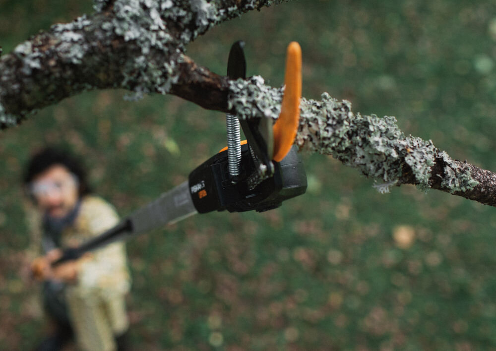 Sekator teleskopowy FISKARS Żyrafa PowerGear X UPX86 głowica sekator obracana uchwyt antyposlizgowa podstawa wskaźnik niezawodność