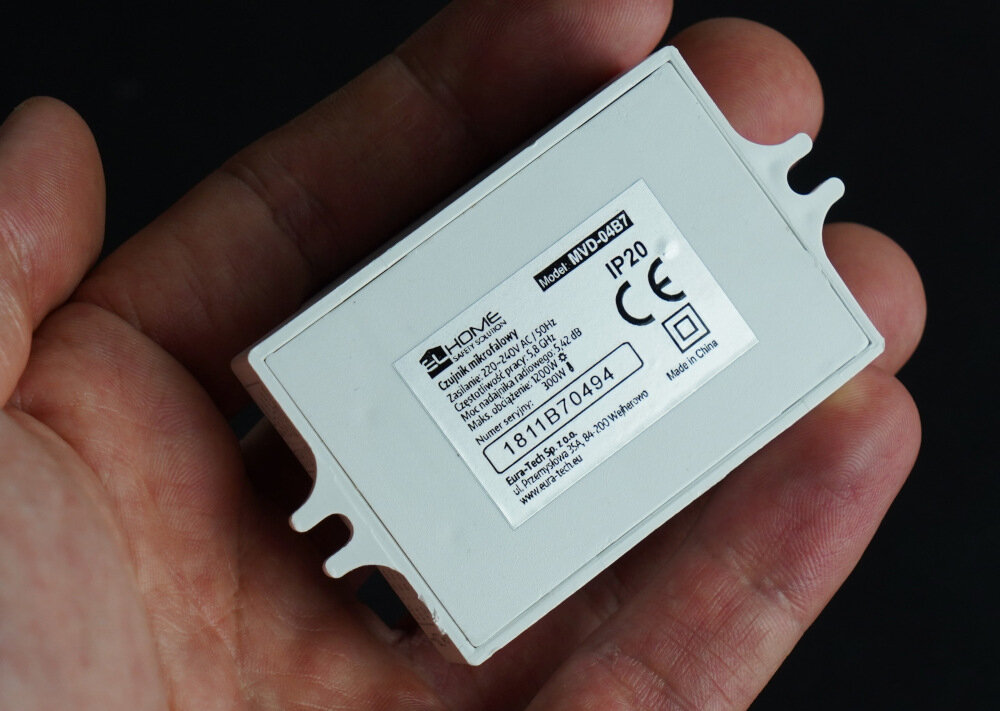 Czujnik ruchu EL HOME MVD-04B7 do uzytku wewnetrznego innowacyjne urzadzenie automatyczne sterowanie oswietleniem i innymi urzadzeniami elektrycznymi zaawansowana technologia funkcjonalnosc wygodny bezpieczny oszczednosc energetyczna