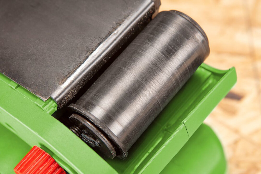 Szlifierka taśmowa VERTO 51G707 taśma szlifierska prędkość do 260 m/min rozmiar 75x457 mm do szlifowania powierzchni drewnianych metalowych pokrytych lakierem do polerowania usuwania rdzy wykańczania powierzchni betonowych