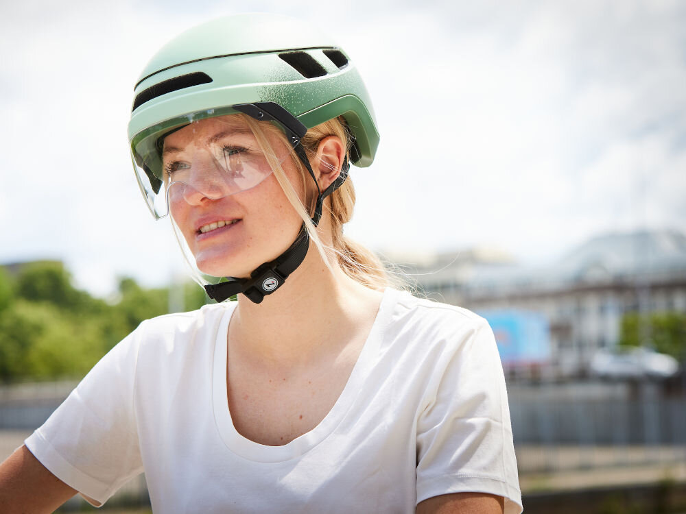 Kask rowerowy LAZER Urbanize Czarny Miejski - pole widzenia