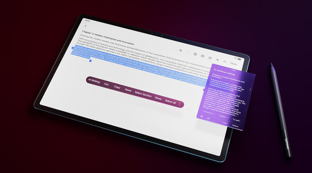 Tablet z wyświetlonym tekstem na ekranie, obok leży rysik. Na ekranie widoczny jest fragment tekstu z zaznaczeniem oraz menu kontekstowe z opcjami edycji.